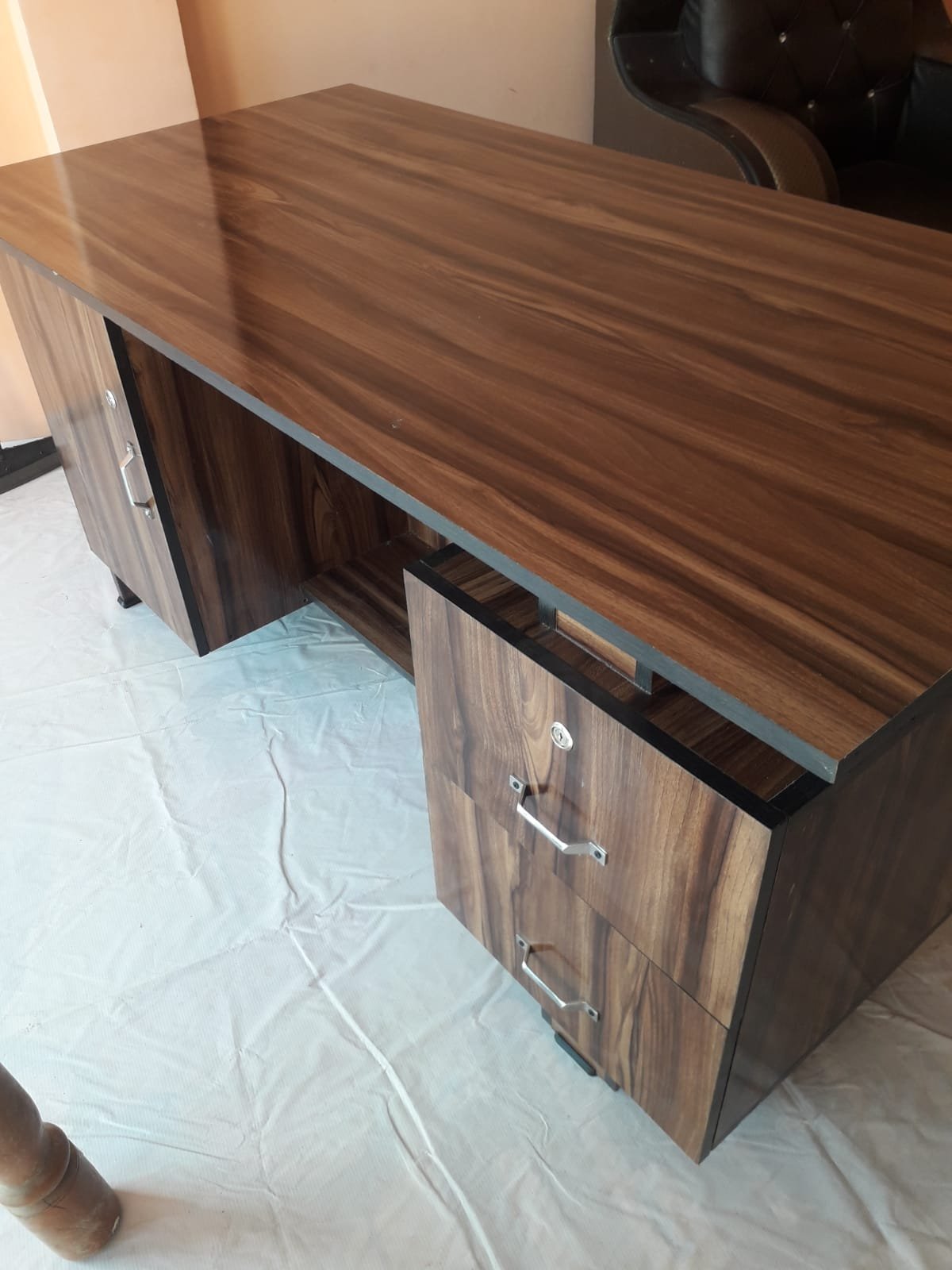Modern wooden executive office table with premium dark wood finish - Image 4