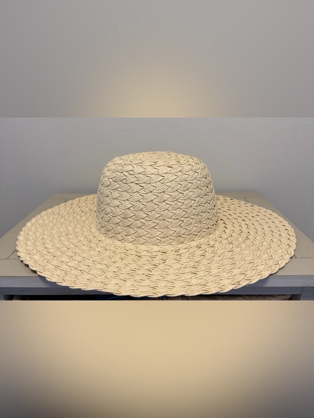 Elegant Wide Brim Straw Hat for Women Summer Travel & Beach Fashion - Image 4