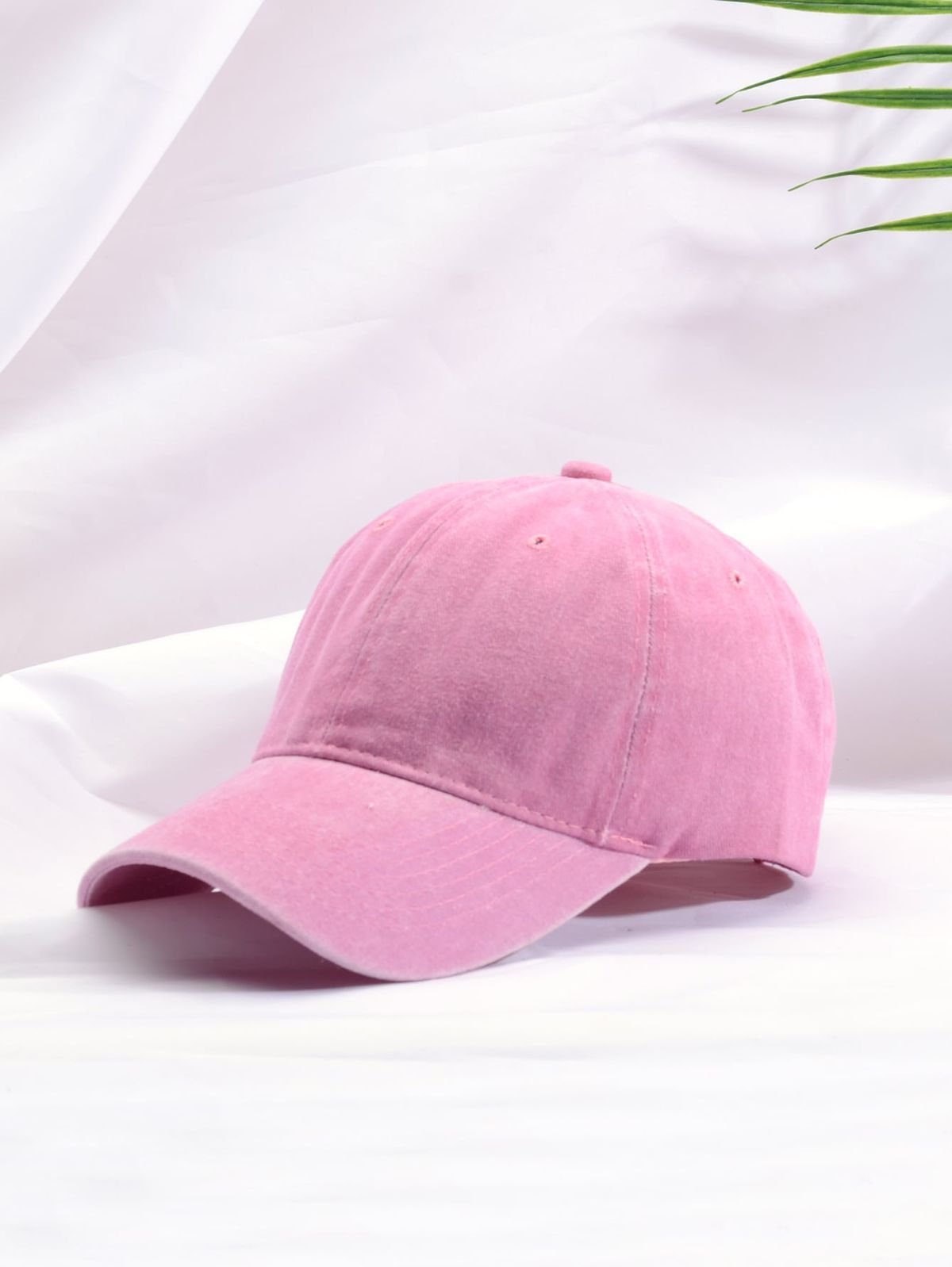 Pastel pink adjustable baseball cap for women with curved visor and breathable design for casual outings, sports and outdoor activities