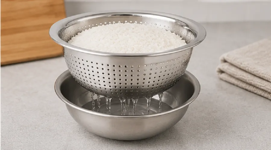 Stainless Steel Colander Strainer Bowl – Multipurpose Kitchen Drainer - Image 2