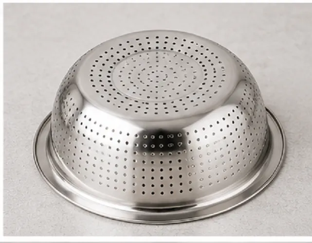 Stainless Steel Colander Strainer Bowl – Multipurpose Kitchen Drainer - Image 4